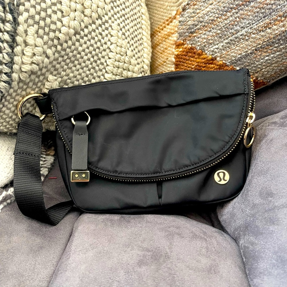 Lululemon All Night Mini Festival Bag